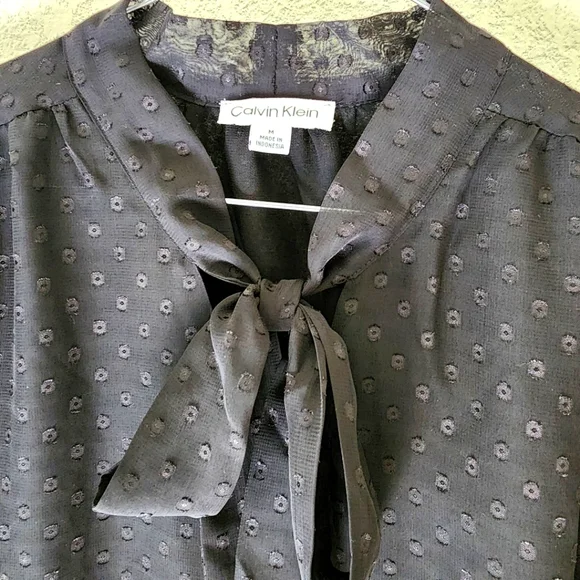 Calvin Klein Womens Short Sleeve Black Chiffon Blouse NWT Size Medium - Picture 3 of 3